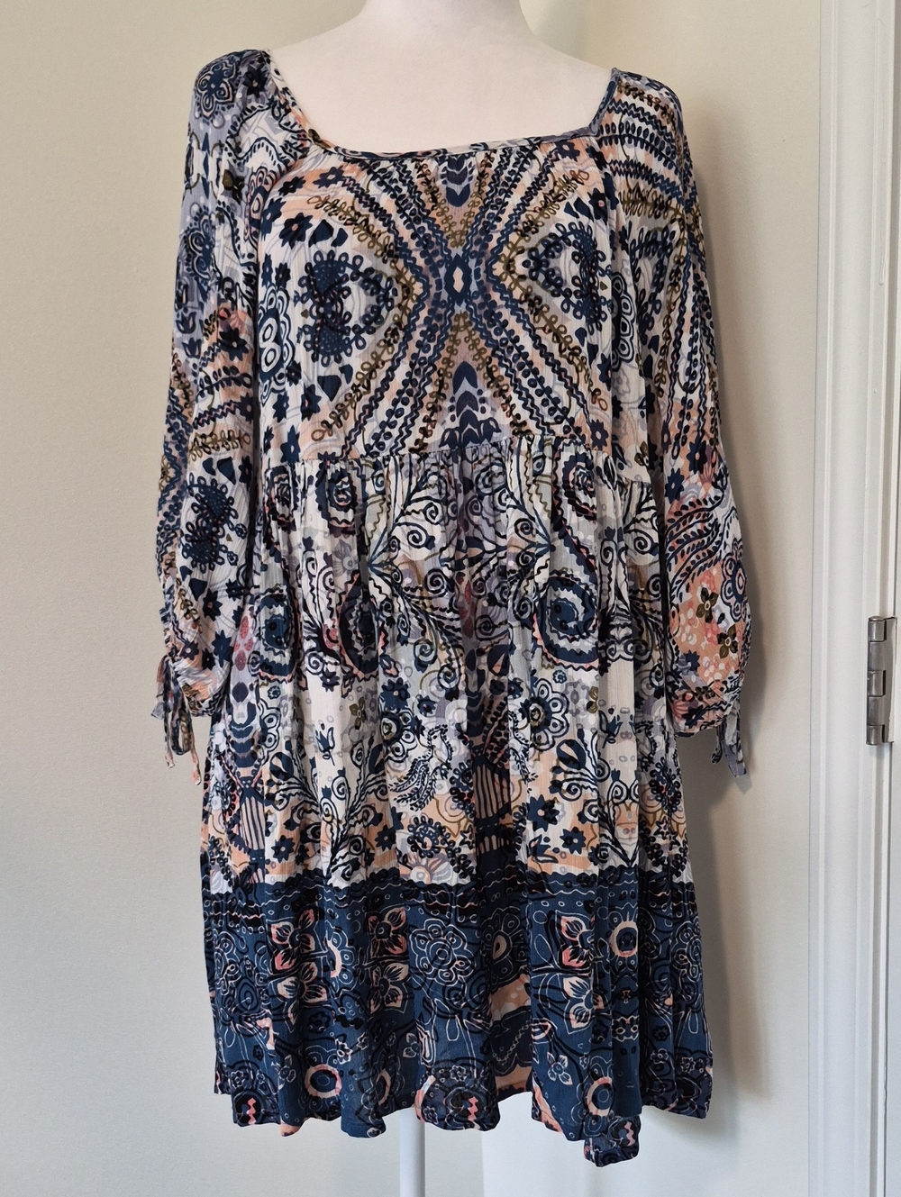 Vera Wang Navy, Cream & Blush Floral Print Dress Size L